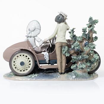 Salvador Debón, figurin, "Young couple with car", Lladró, Spanien 1982.