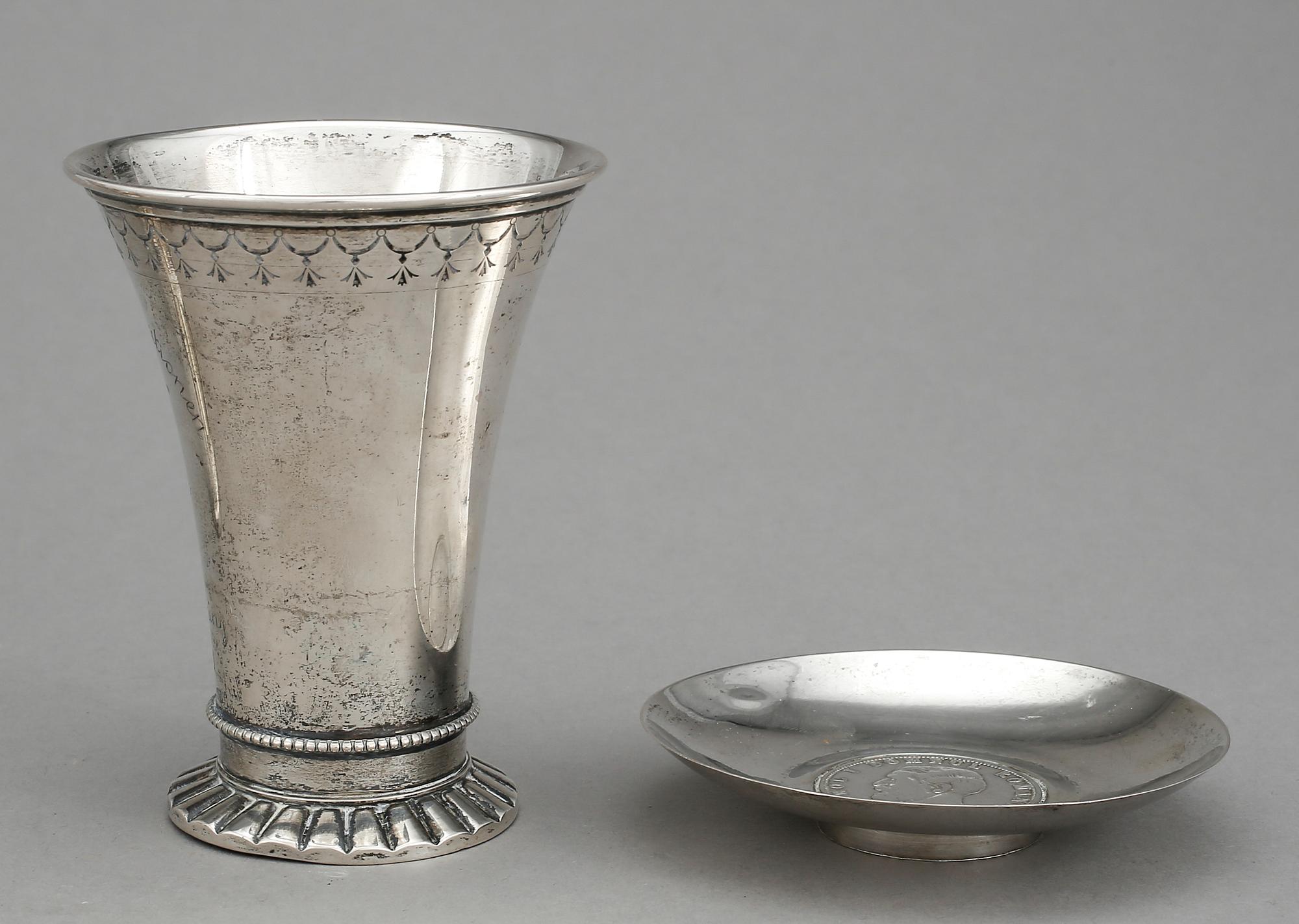 PARTI SILVER, 5 delar, mestadels Sverige, bla vodkabägare Polen 1900-talets första hälft.1800-1900-tal. Vikt ca 312 g.