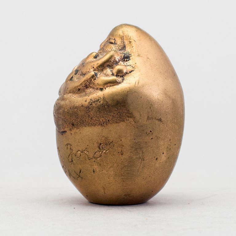 DAVID WRETLING, skulptur, patinerad mässing, "Moder Jord", signerad och daterad 1969.