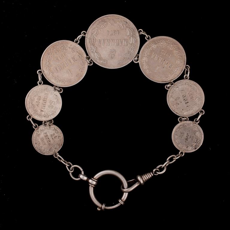 ARMBAND, silver, finska mynt. Vikt ca 34,7 g.