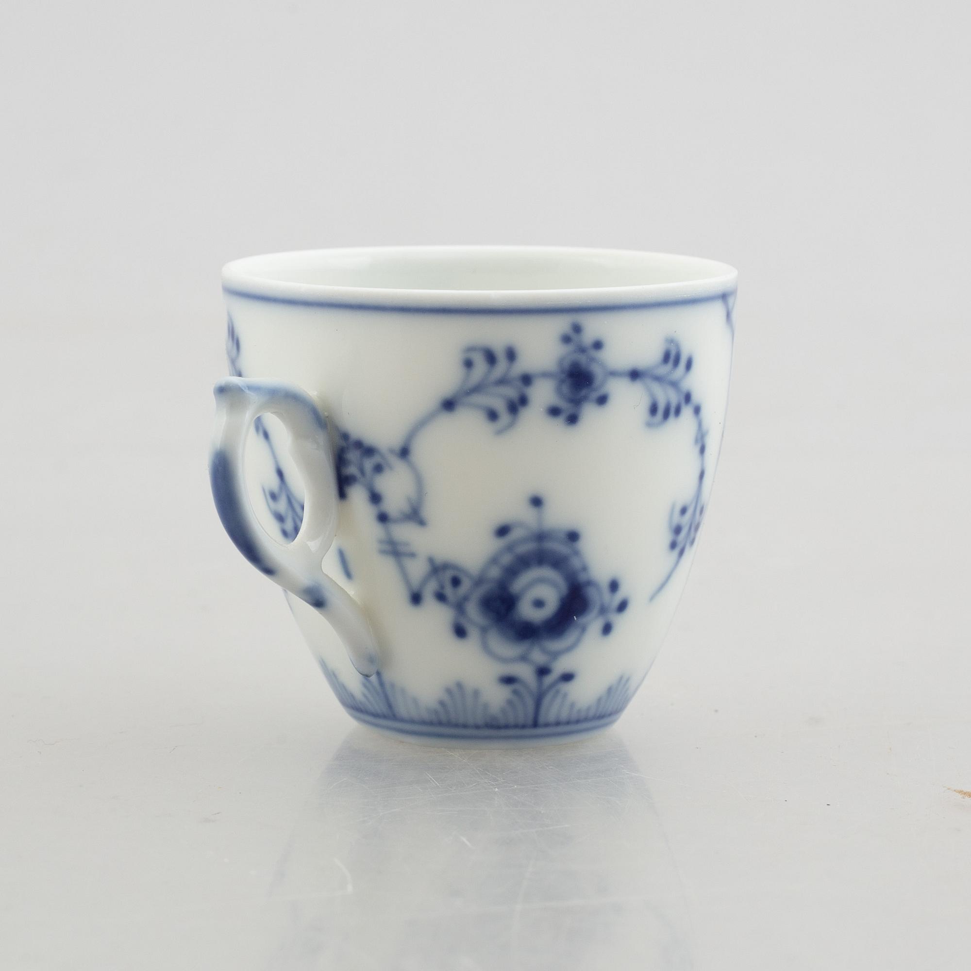 A "Musselmalet" cup with saucer (for a children's service), Royal Copenhagen, model 2308.