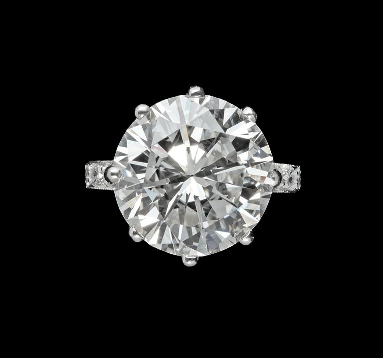 A brilliant cut diamond ring, 6.03 ct. Cert. DPL.