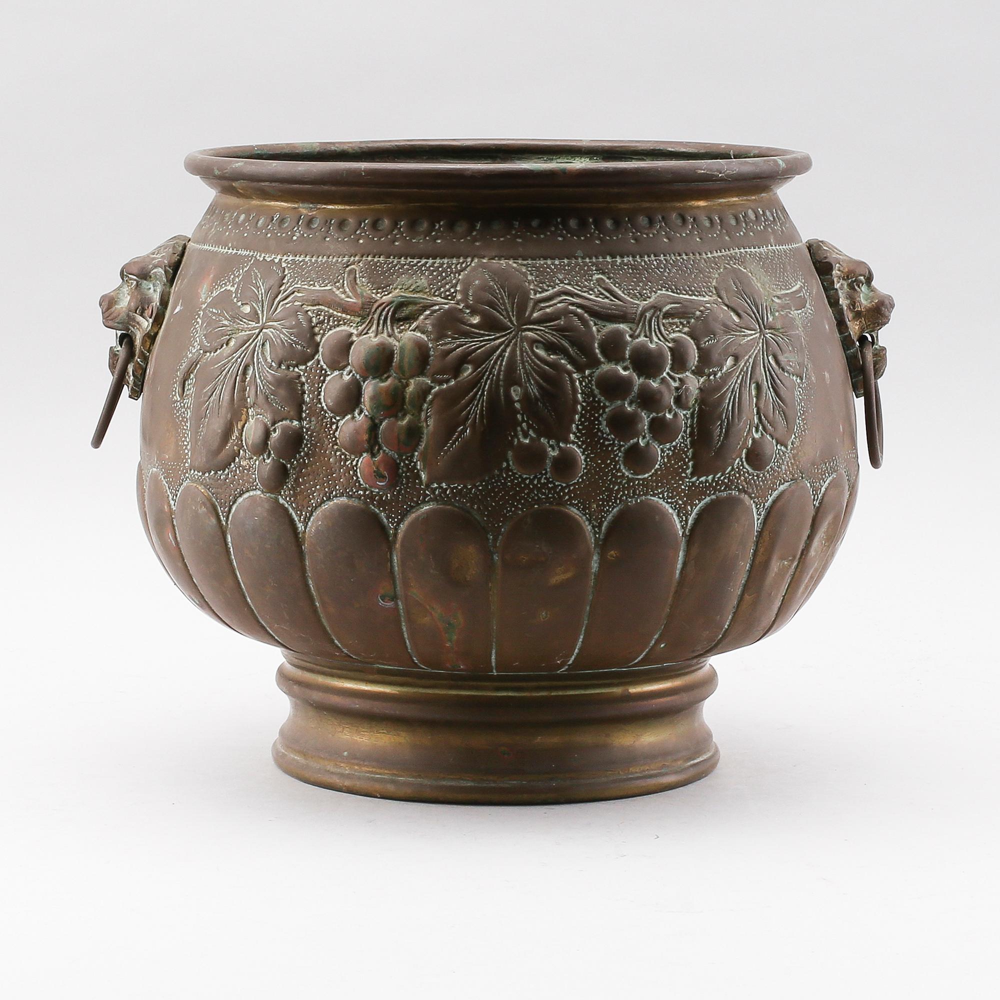 YTTERFODER, mässing, 1800-talets första hälft.