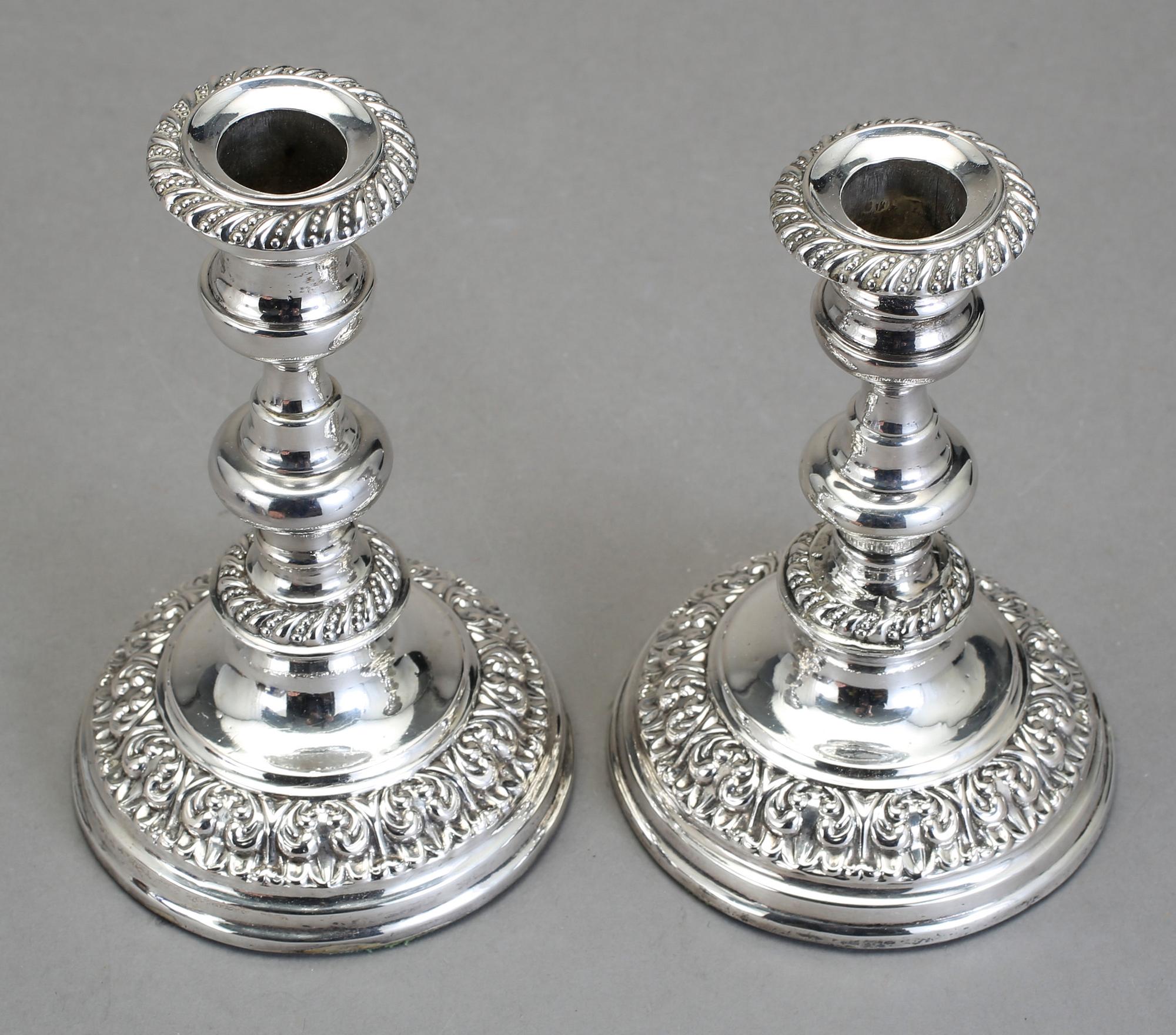 LJUSSTAKAR, ett par, silver, David Hirsch Hermansson & Co, Stockholm 1838. Total vikt 530 gr.