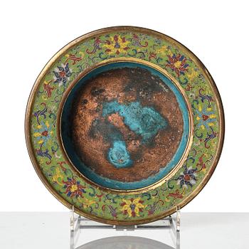 Kärl, cloisonne. Sen Mingdynasti.