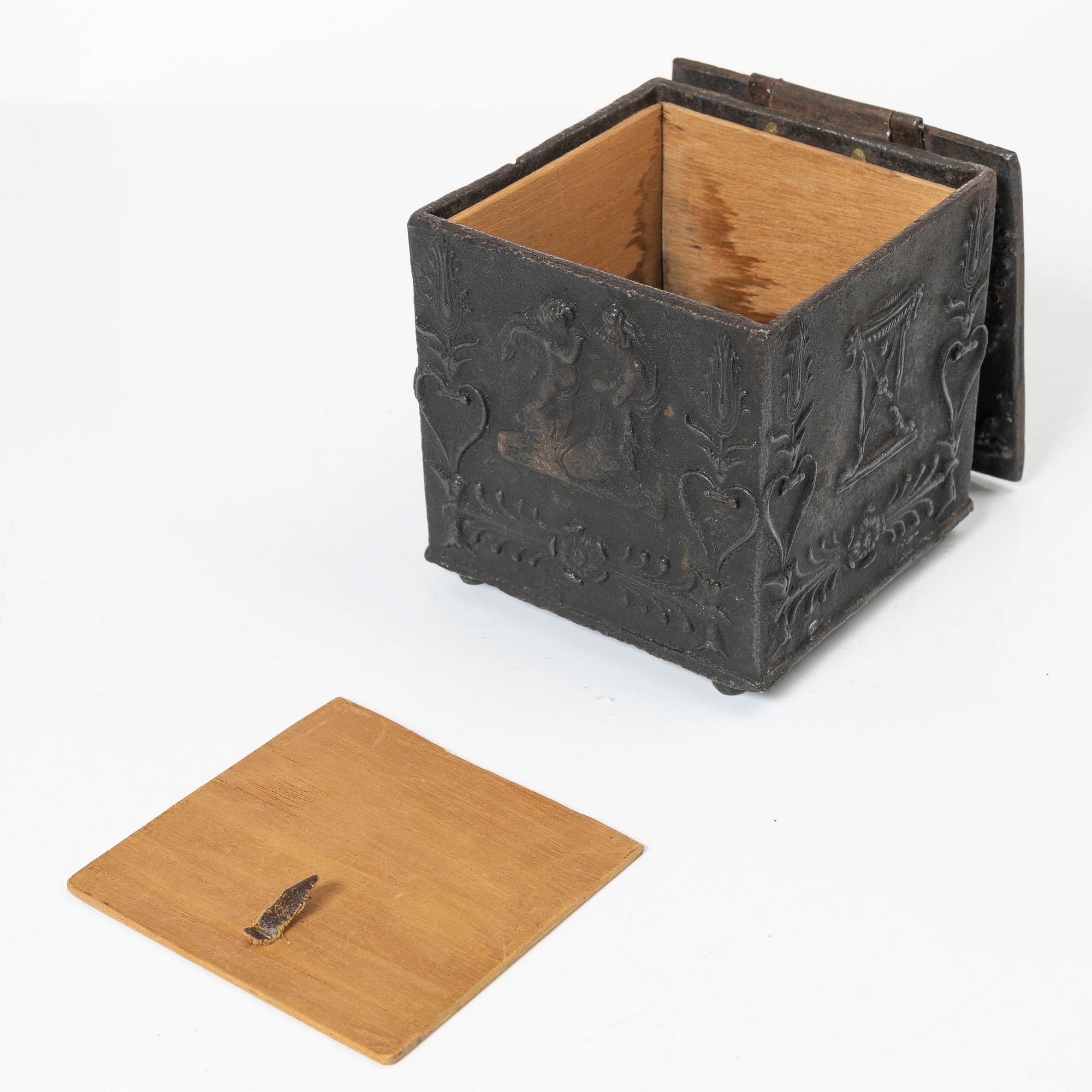 Tobaksburk, troligen Söderfors bruk, Uppland, daterad 1837, Empire.