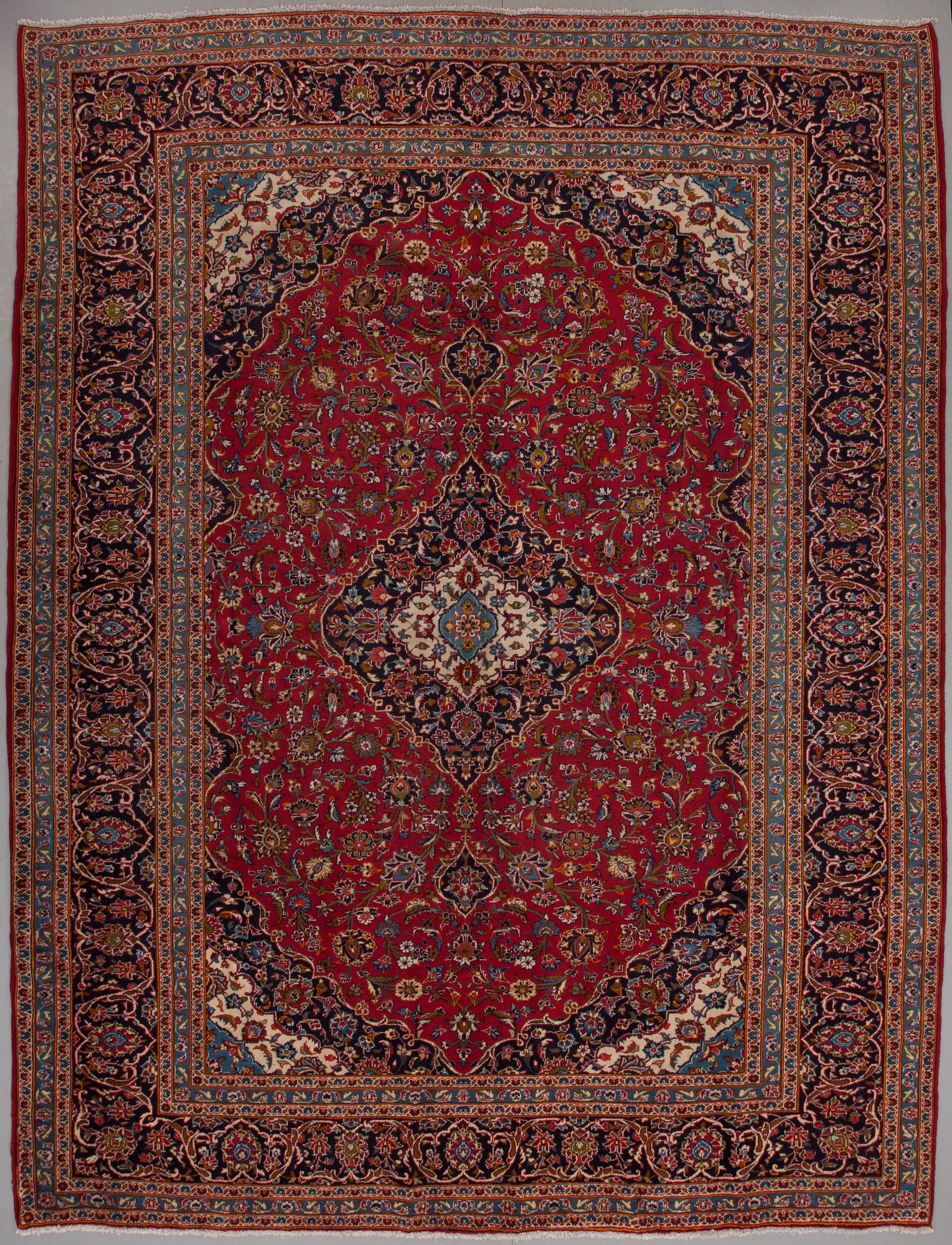 MATTA, old, Keshan, ca 390 x 290 cm.