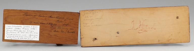 SKULPTURER, 2 st. Hälsingland, 18-1900-tal.