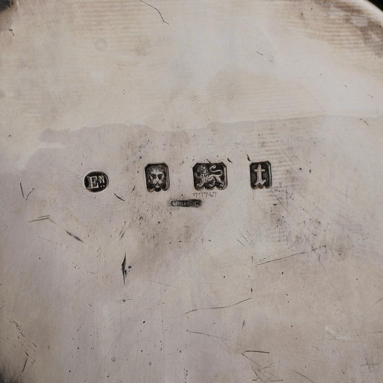 JARDINJÄR, silver, London 1914. Vikt ca 2960 gram.