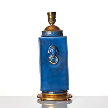 A Chinese vase, made in to a lamp late Qingdynasty/early 20th Century.