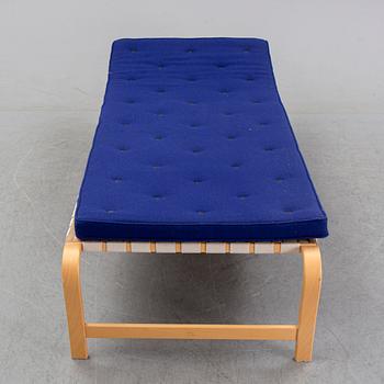A 'Paris' daybed by Bruno Mathsson for Bruno Mathsson International 2011.