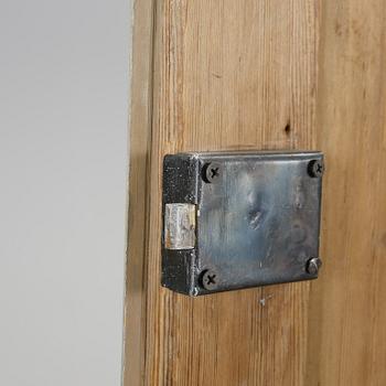 HÖRNSKÅP, gustavianskt. 1700-talets slut.