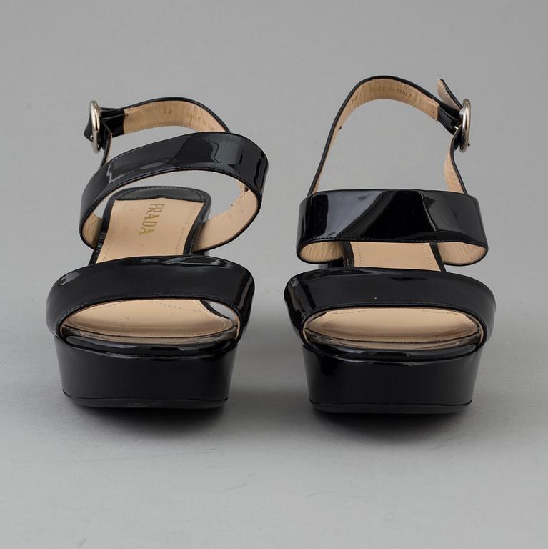 PRADA, sandaletter, storlek 38.