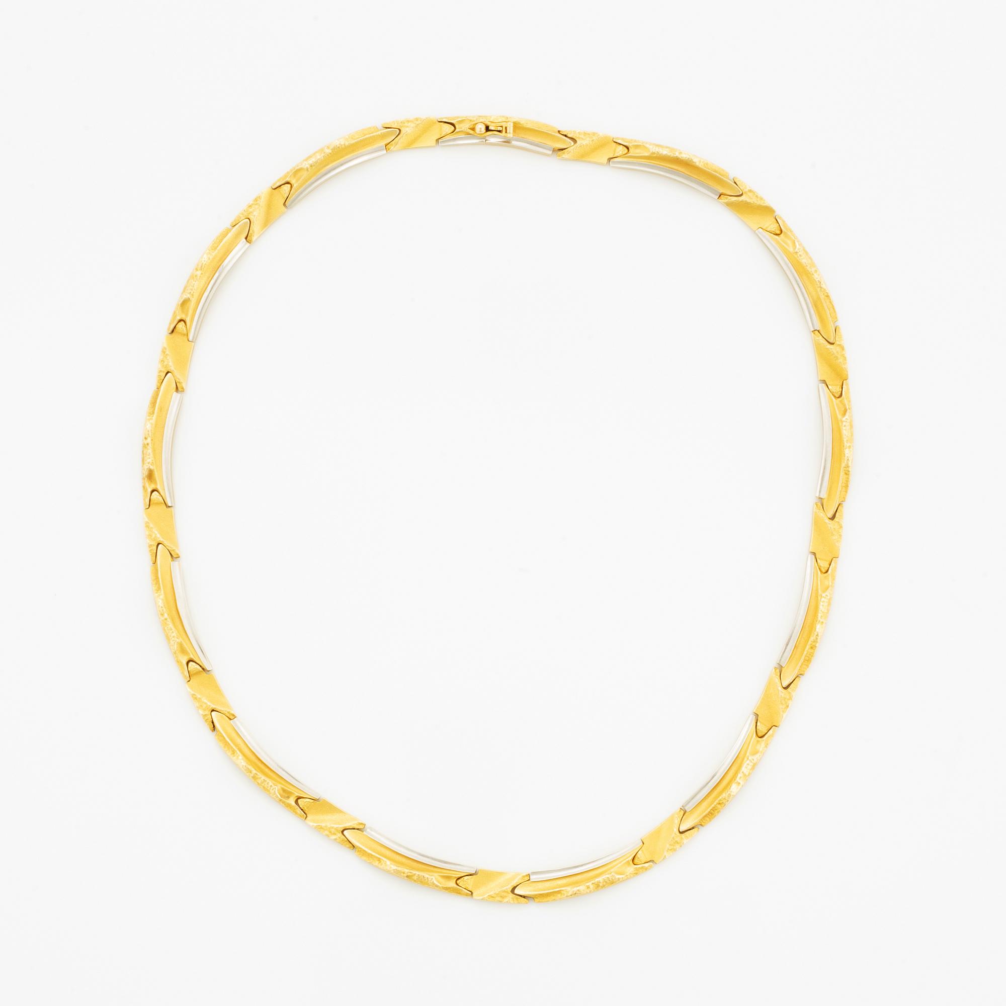 Lapponia 18K gold necklace.