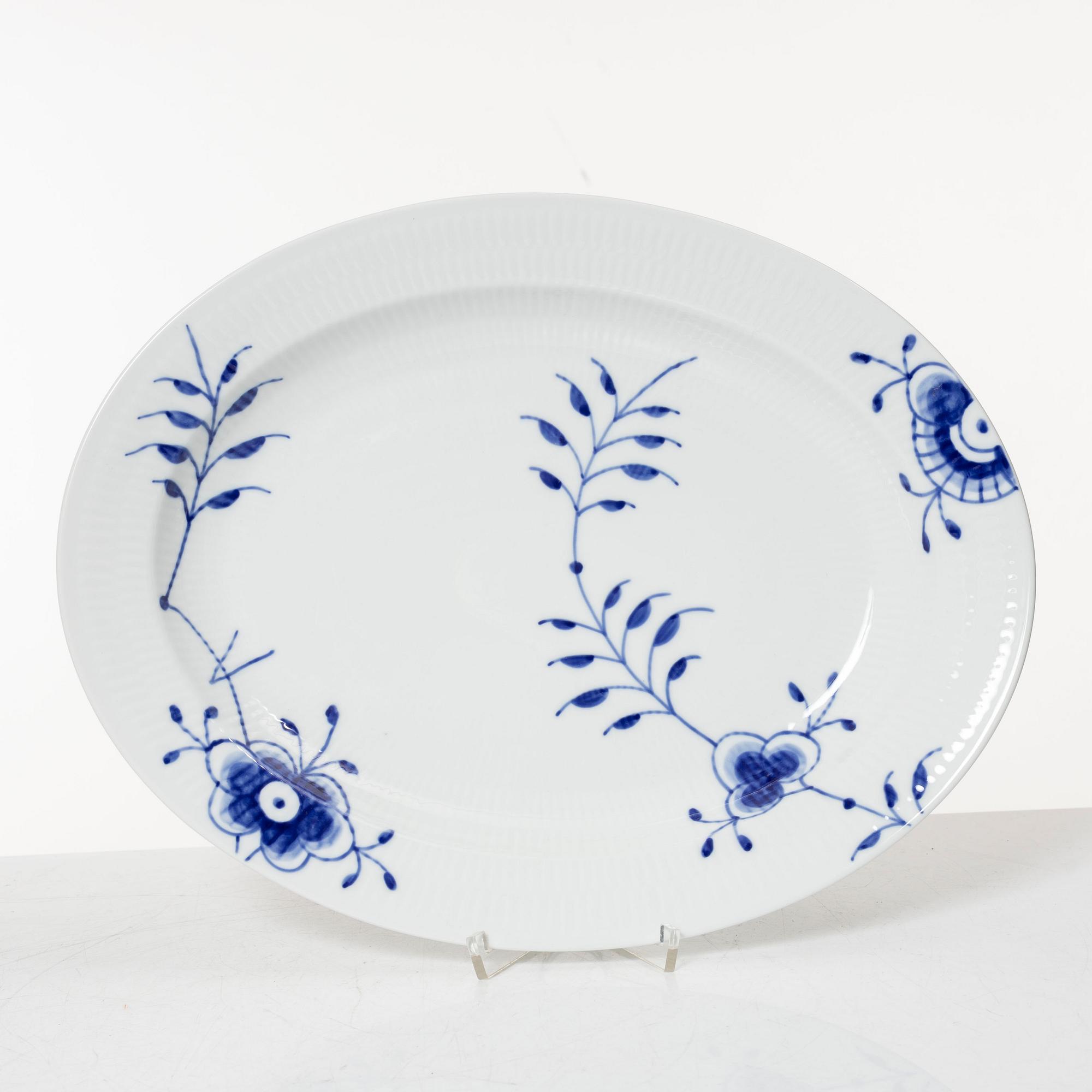 Royal Copenhagen, servisdelar, 27 st, porslin, "Blue Fluted Mega", Danmark.