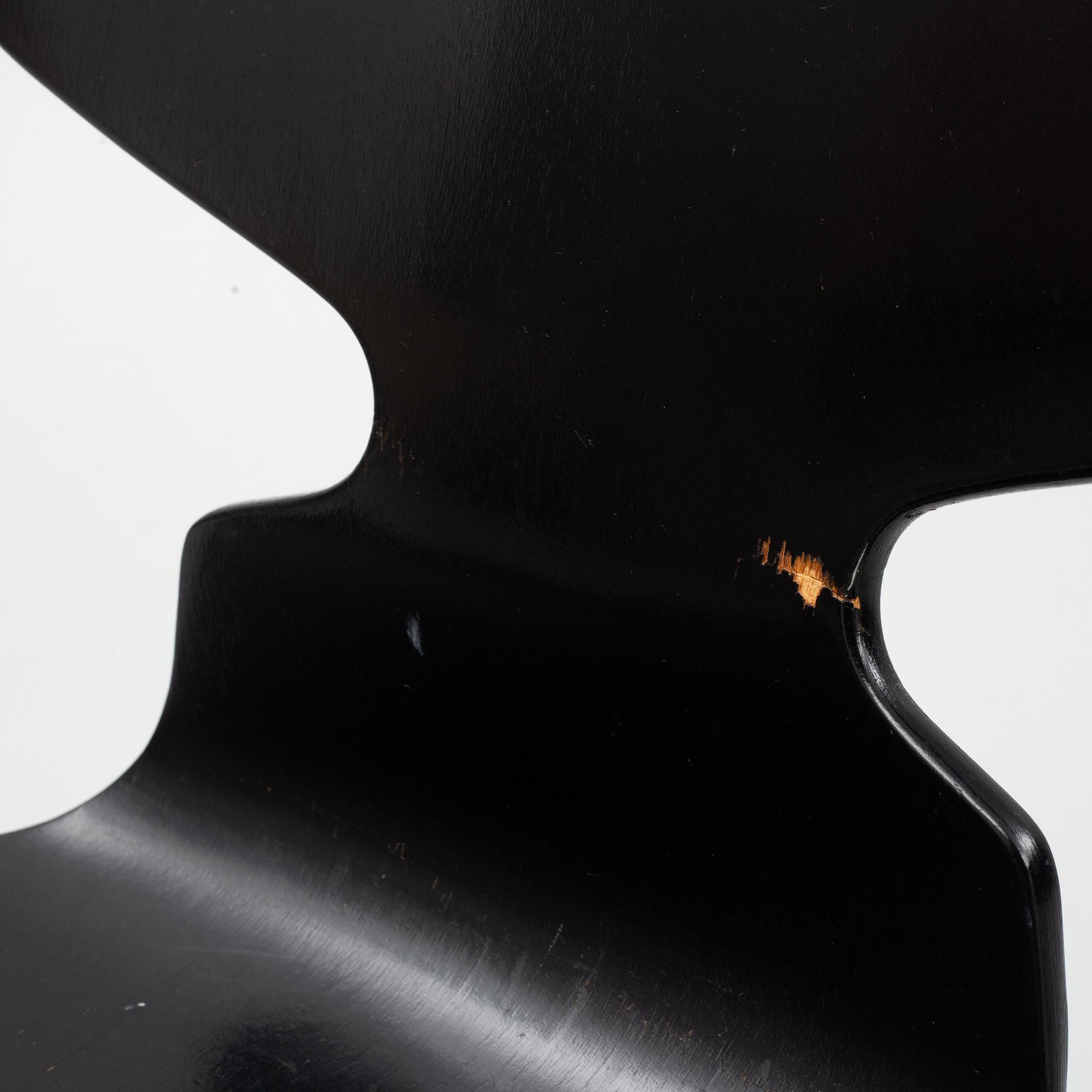 Arne Jacobsen,  four 'Ant', Fritz Hansen.