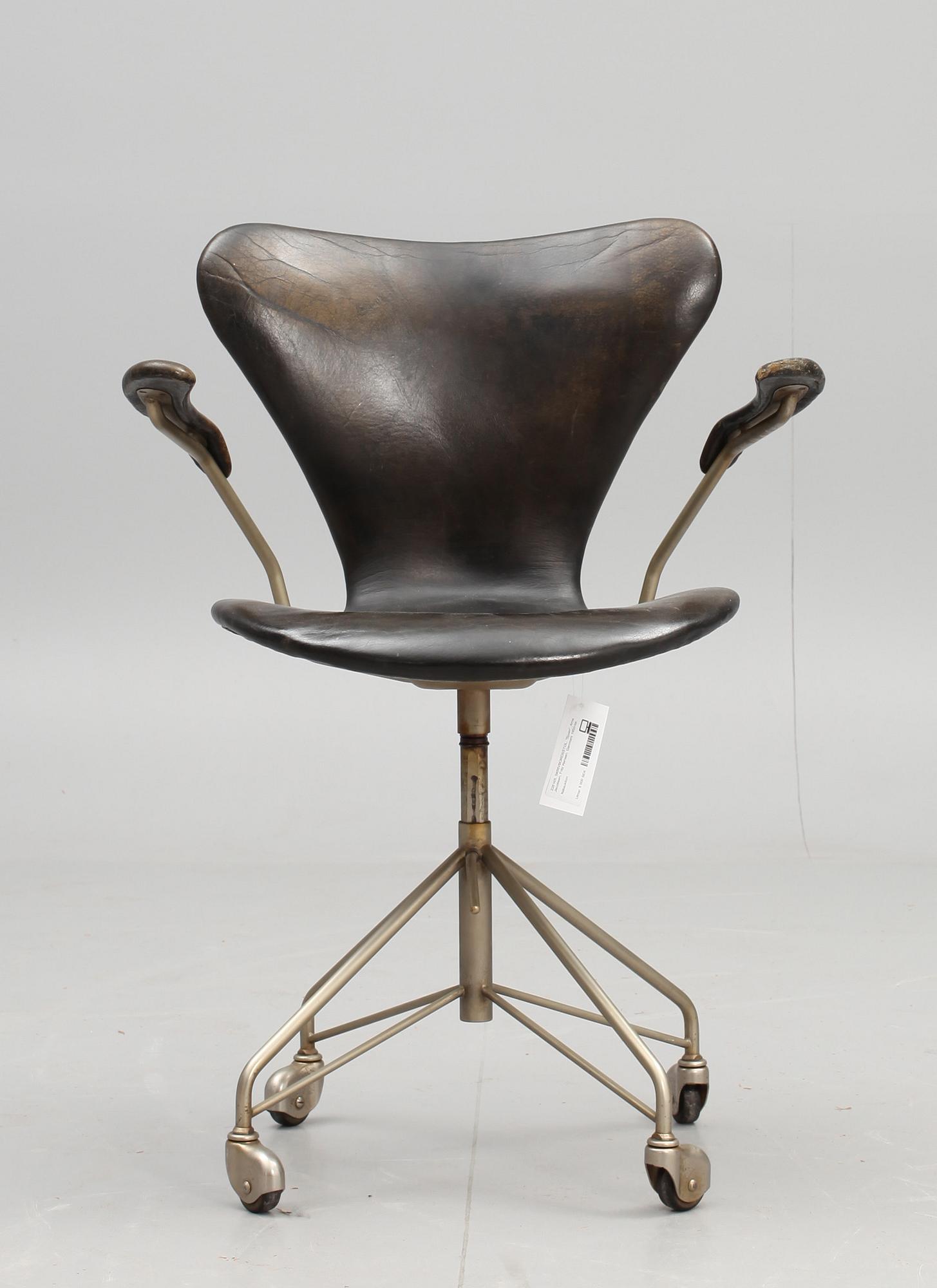 SKRIVBORDSSTOL, "Sjuan", Arne Jacobsen, Fritz Hansen, Danmark 1950-tal.