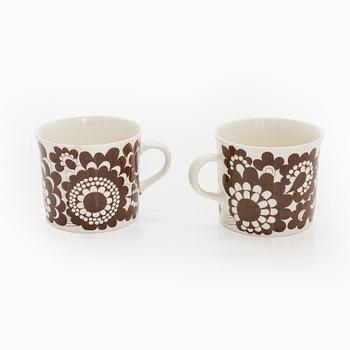 Esteri Tomula, kaffekoppar med fat, 6 st, "Arabia 100", Arabia Finland. I produktion år 1973.