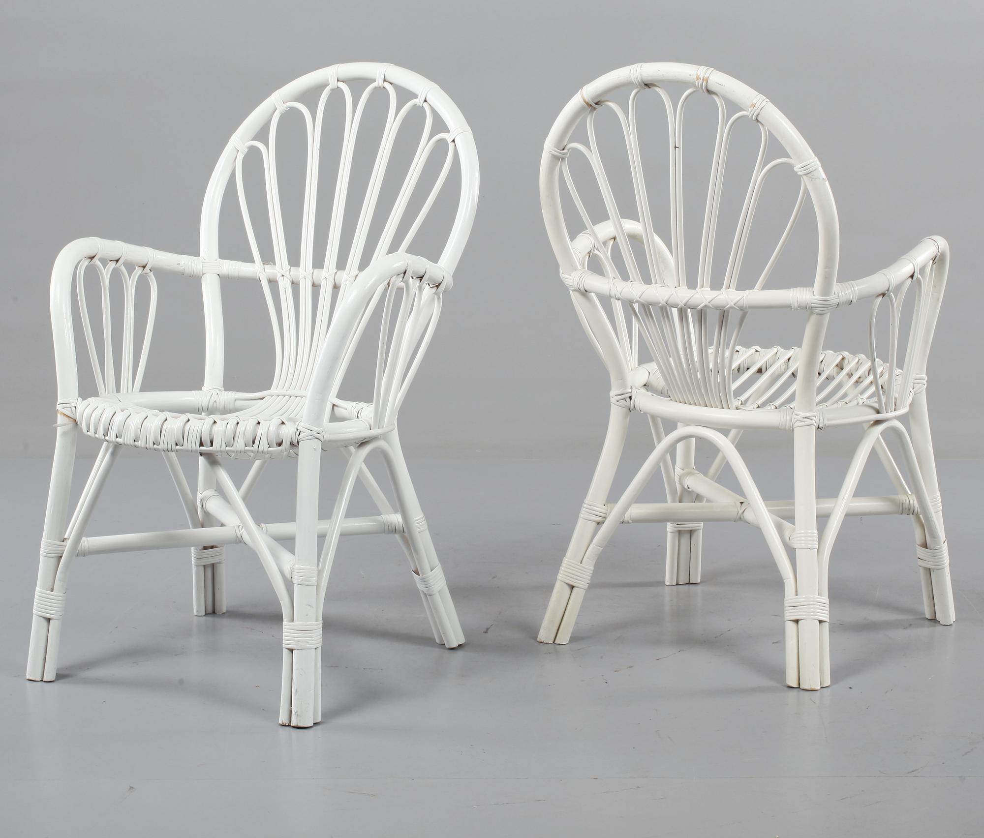 KORGSTOLAR, ett par, 1900-talets andra hälft.