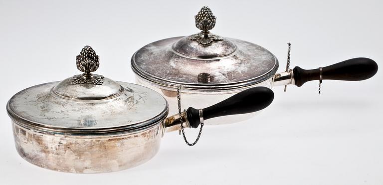 SERVERINGSKAROTTER, ett par, silver, David Andersen & Co, Stockholm 1916. Totalvikt ca 1800 gram.
