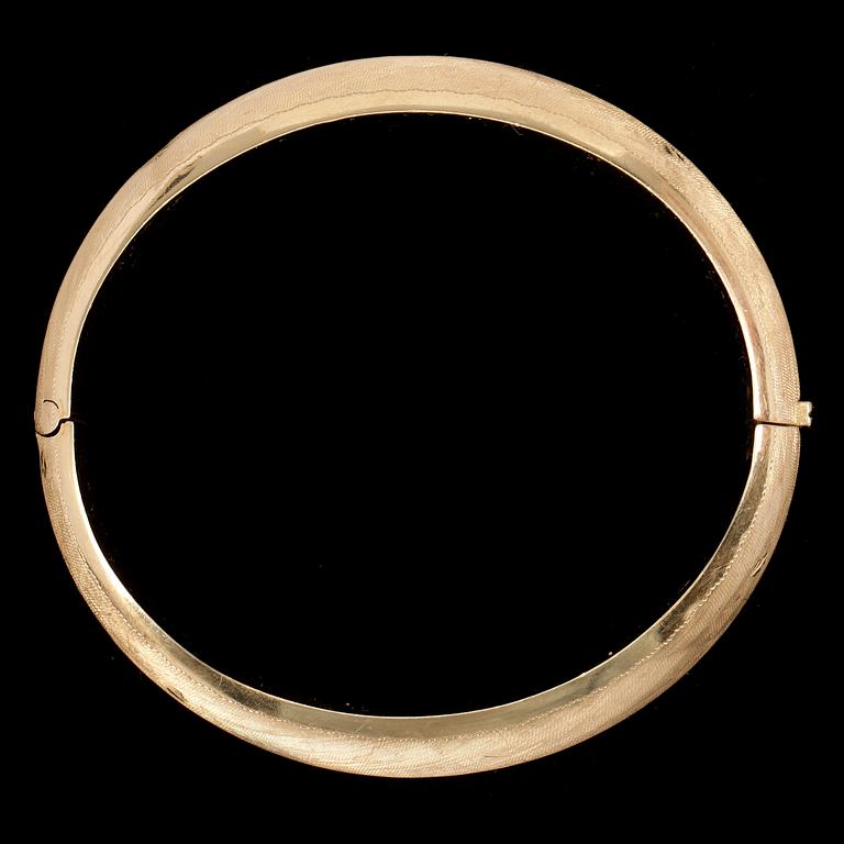ARMBAND, 18 k guld, Italien, omkr 1900-talets mitt. Vikt 38 gram.