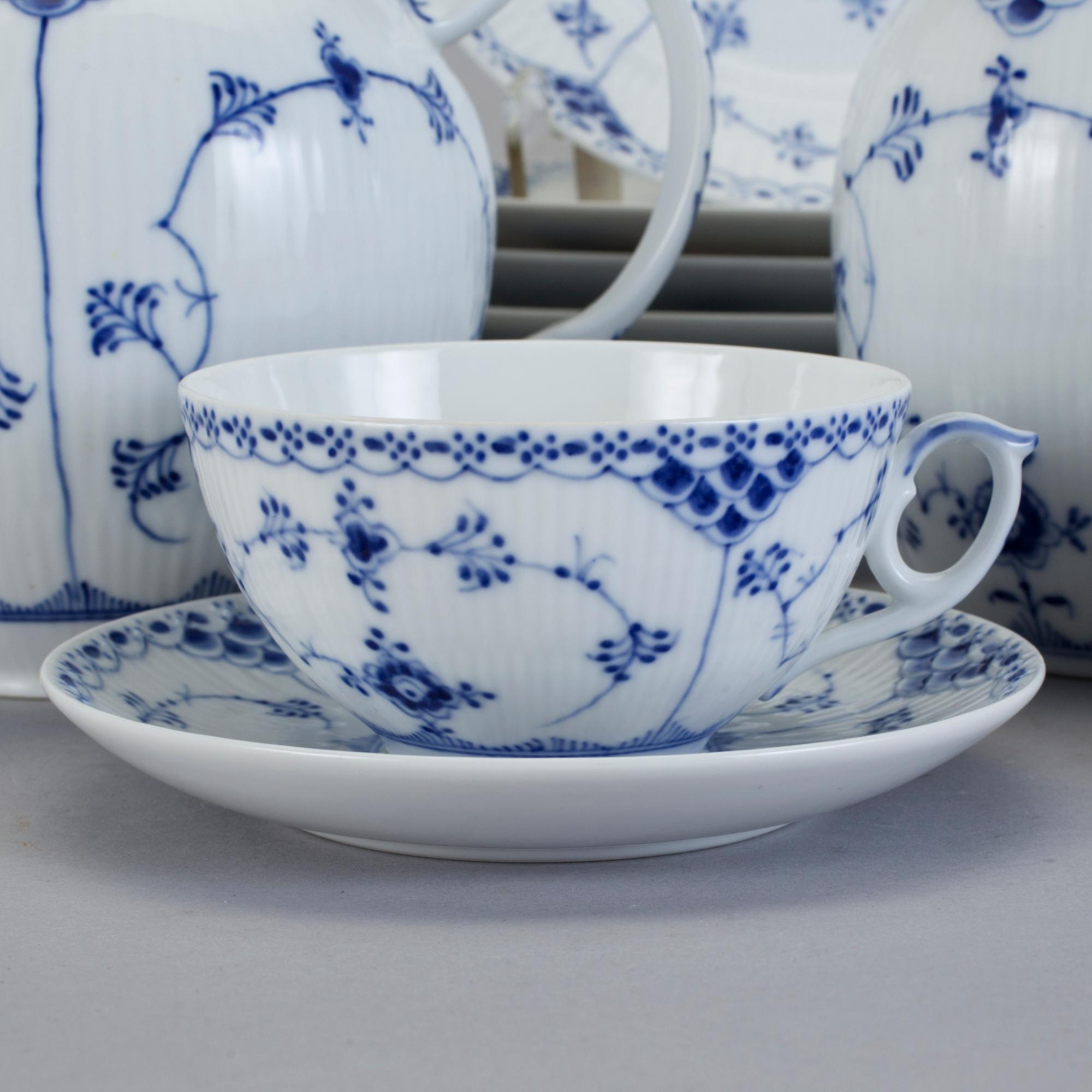 TESERVIS, 22 delar. Porslin. "Musselmalet", Royal Copenhagen.