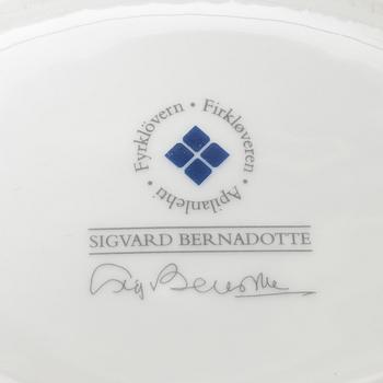 Sigvard Bernadotte, A 314 piece dinner and coffee service, “Marianne Royal Blue”, Christineholm/Fyrklövern, 2000.