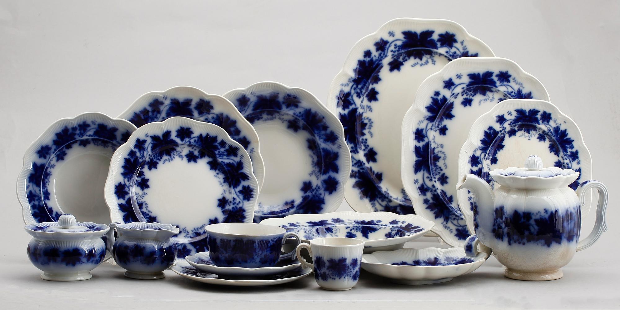 SERVISPORSLIN, 75 del,  "Blå Vinranka", Arthur Percy, Gefle.