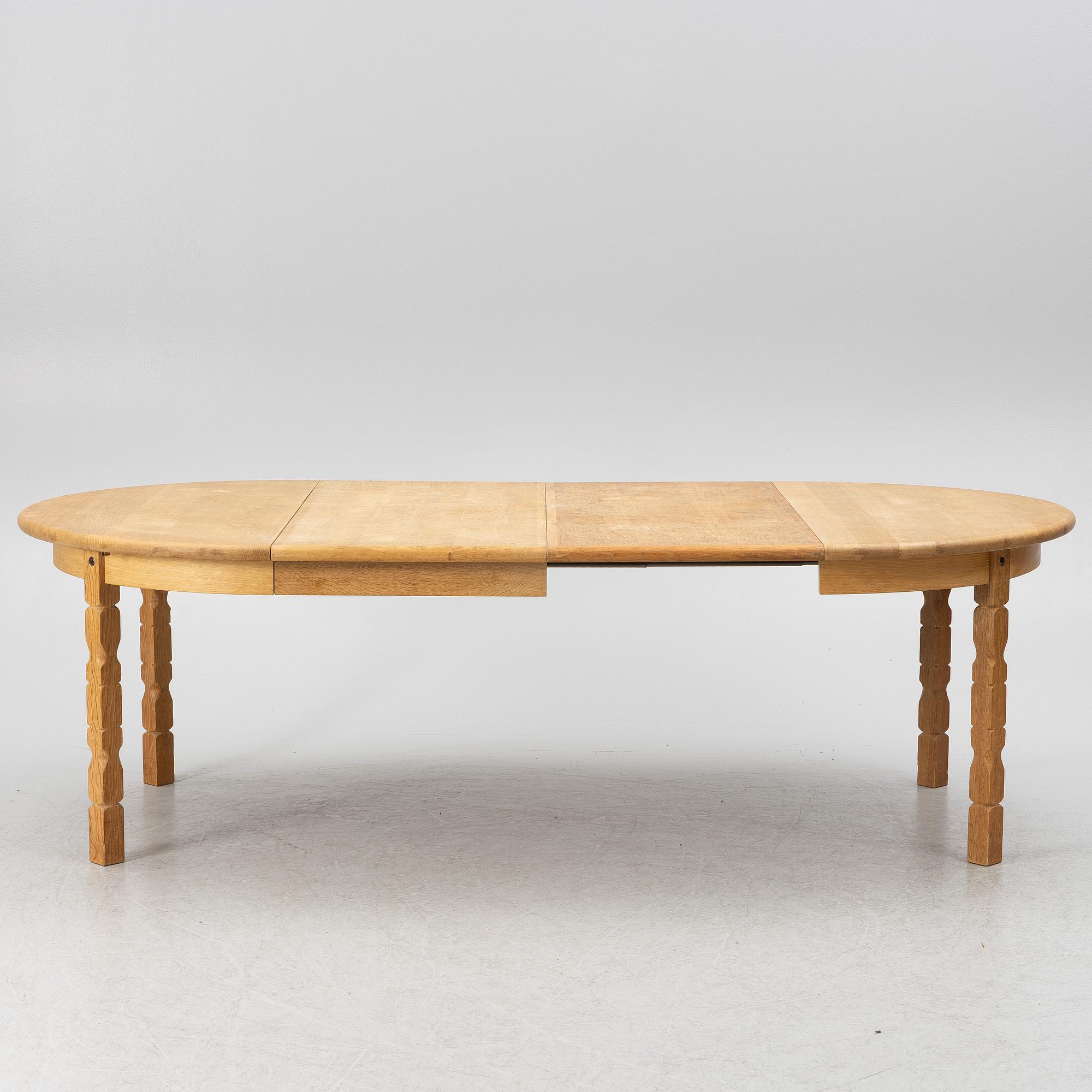 Henning Kjaernulf, matbord  med 10 stolar, 1960/70-tal.