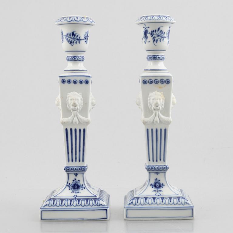Royal Copenhagen, a 49-piece "Blue Fluted" porcelain service, half and full lace, Denmark.