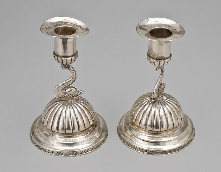 LJUSSTAKAR, ett par, silver, empire, troligen Johan Wahlström, Jönköping, 1831.