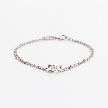 Tiffany & Co, rannekoru, platinaa ja briljanttihiottu timantti.