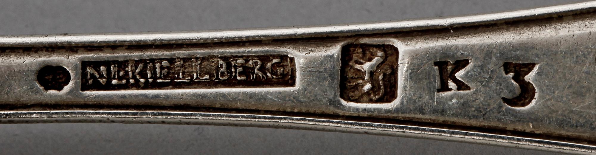 SKEDAR, 11 + 1, silver, bl a GAB, Stockholm, 1816-87. Vikt ca 810 gr.