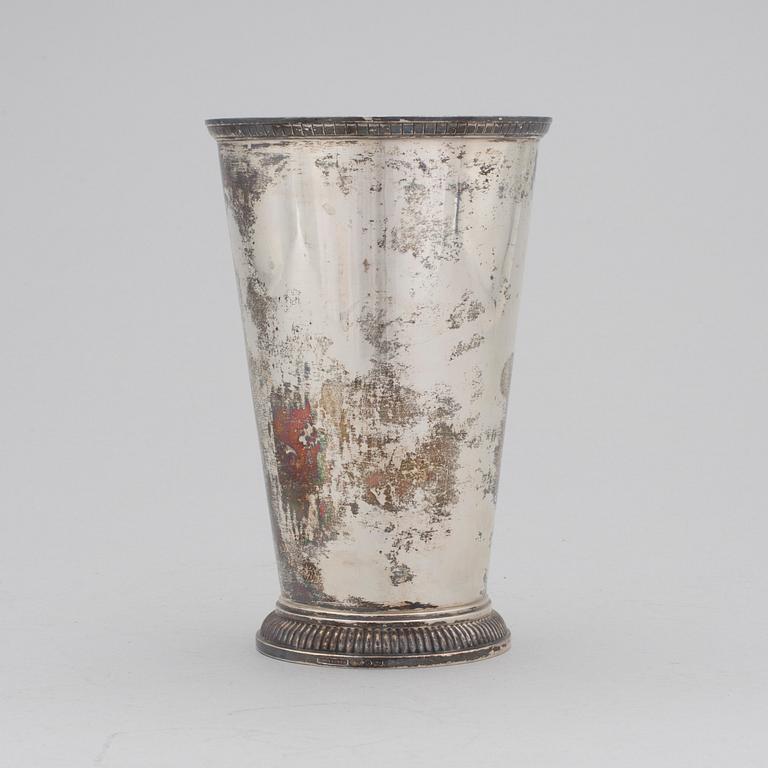 A silver vase by F Carlman, Stockholm, 1938. Total weight ca 424 g.