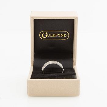 Ring, 18k white gold with octagon-cut diamonds.