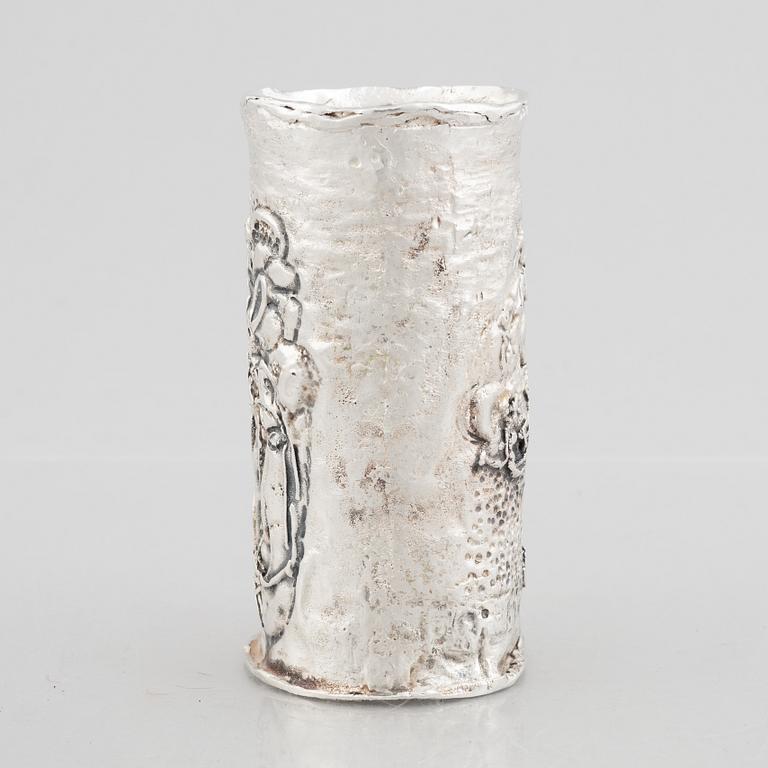 A sterling silver vase, mark of Lars Arby, Gothenburg, Sweden, 1975.