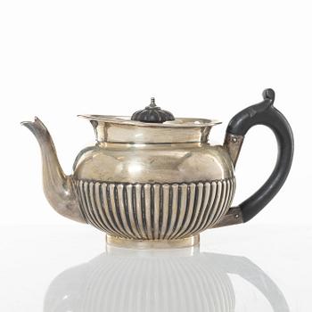 An English silver teapot, mark of Richard Pearce & George Burrows, London 1834.