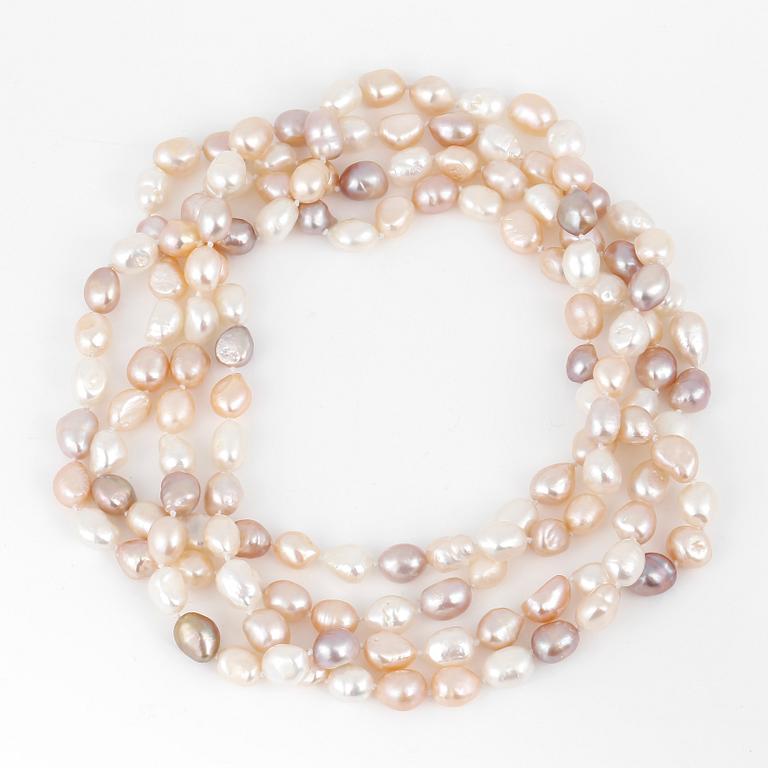 HALSBAND, med barockformade, rosa, gula och vita, odlade pärlor.