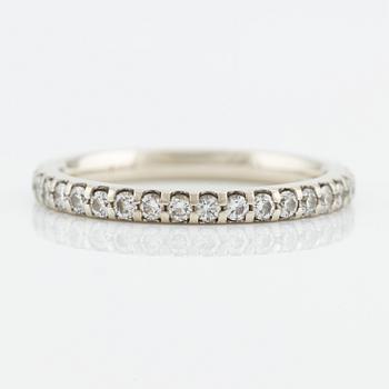 Ring helallians, 14K guld med briljantslipade diamanter.