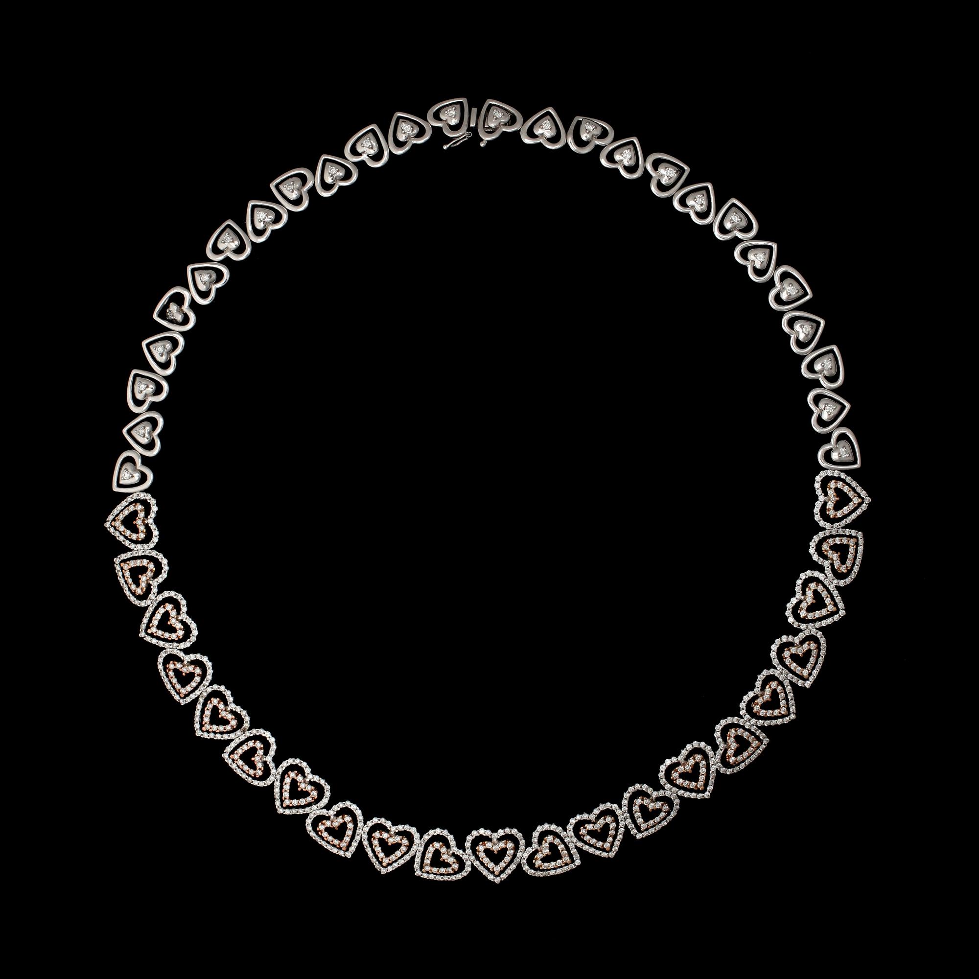 COLLIER, 782 st briljantslipade diamanter tot ca 6,90 ct  .