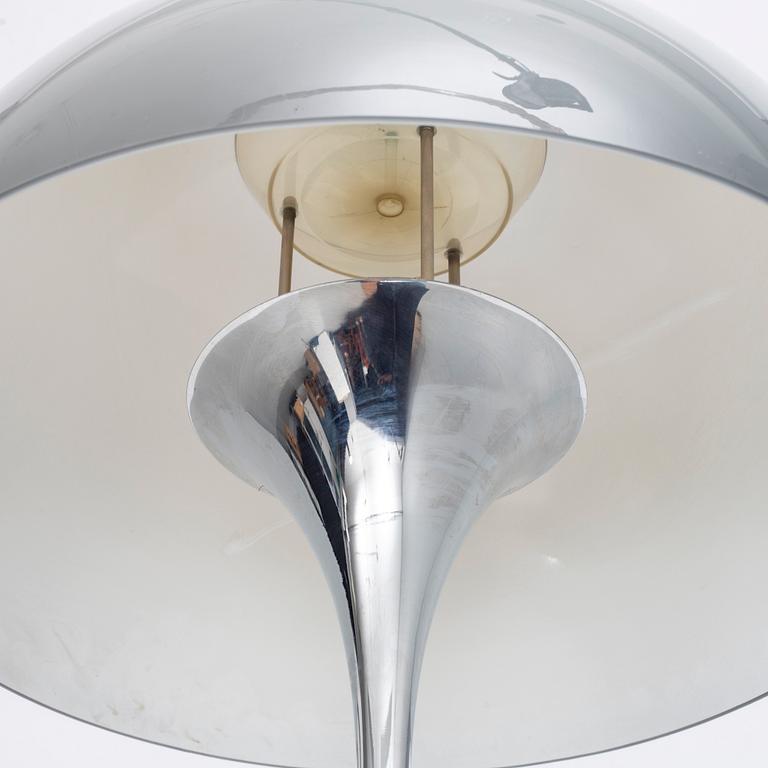 Verner Panton, golvlampa, "Pantella", Louis Poulsen, Danmark.