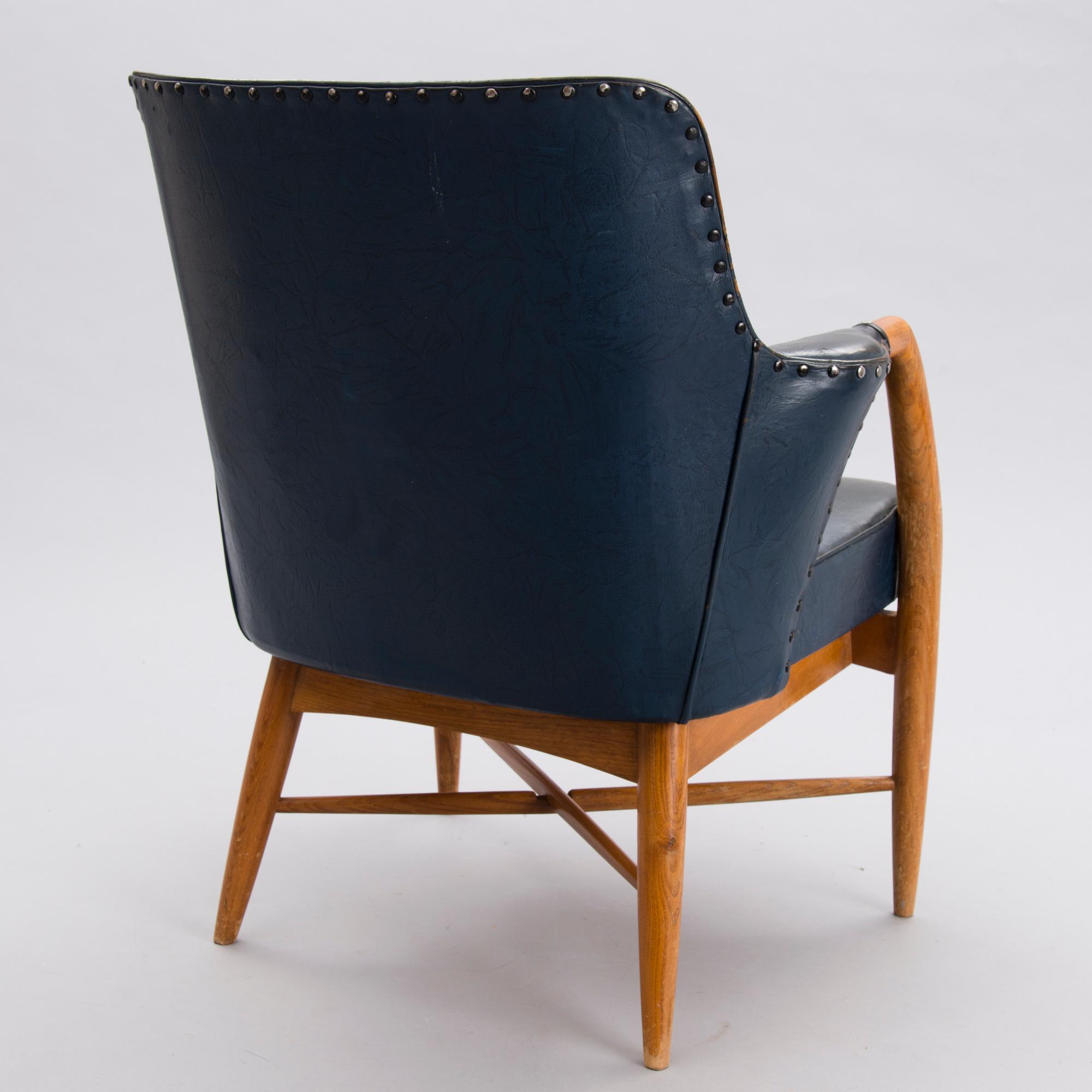 Carin Bryggman, A 1950s armchair for Kirjopuu, Finland.
