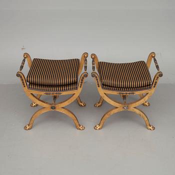 TABURETTER, ett par, sekelskiftet 1800/1900.