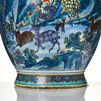 A large famille rose vase, Qing dynasty, circa 1800.