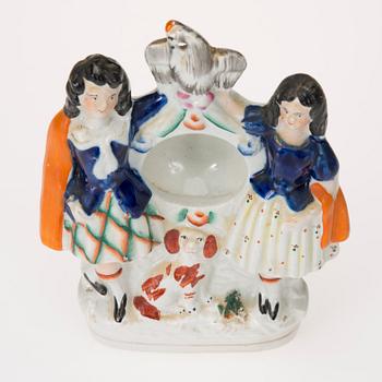 KLOCKSTÄLL, porslin, Staffordshire 1800-tal.