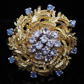 RING, 14k guld med vita och blå stenar.