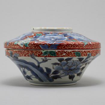 KAROTT, porslin, Japan, Meiji.