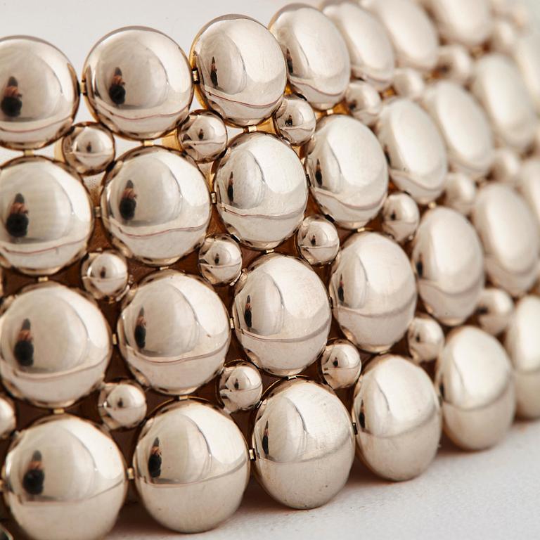 Cartier "Honeymoon" collier.