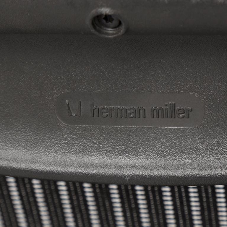 An 'Aeron' swivel armchair by Don Chadwich / Bill Stumpf, Herman Miller.