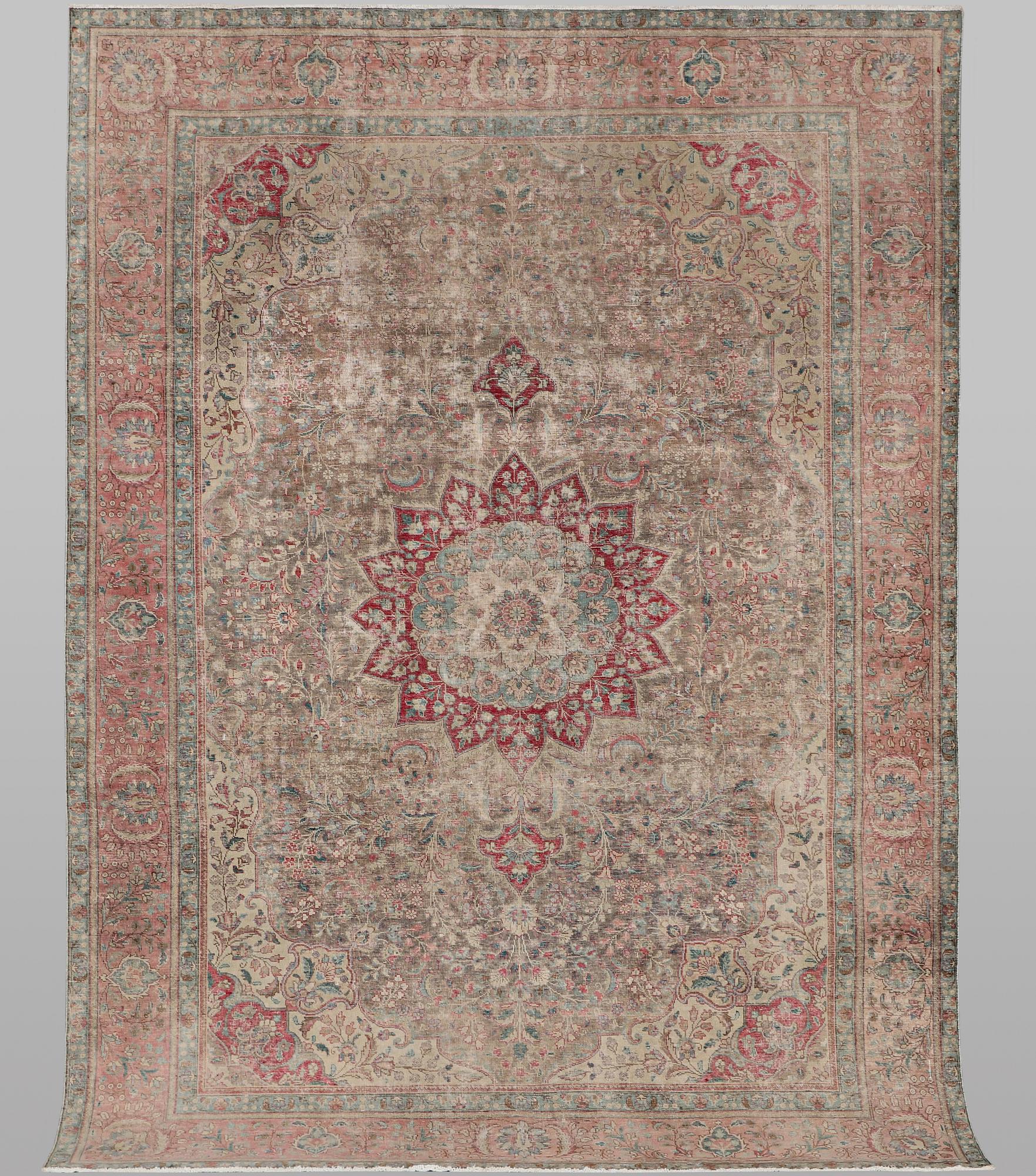 A carpet, Persian, Vintage Design, ca 338 x 235 cm.